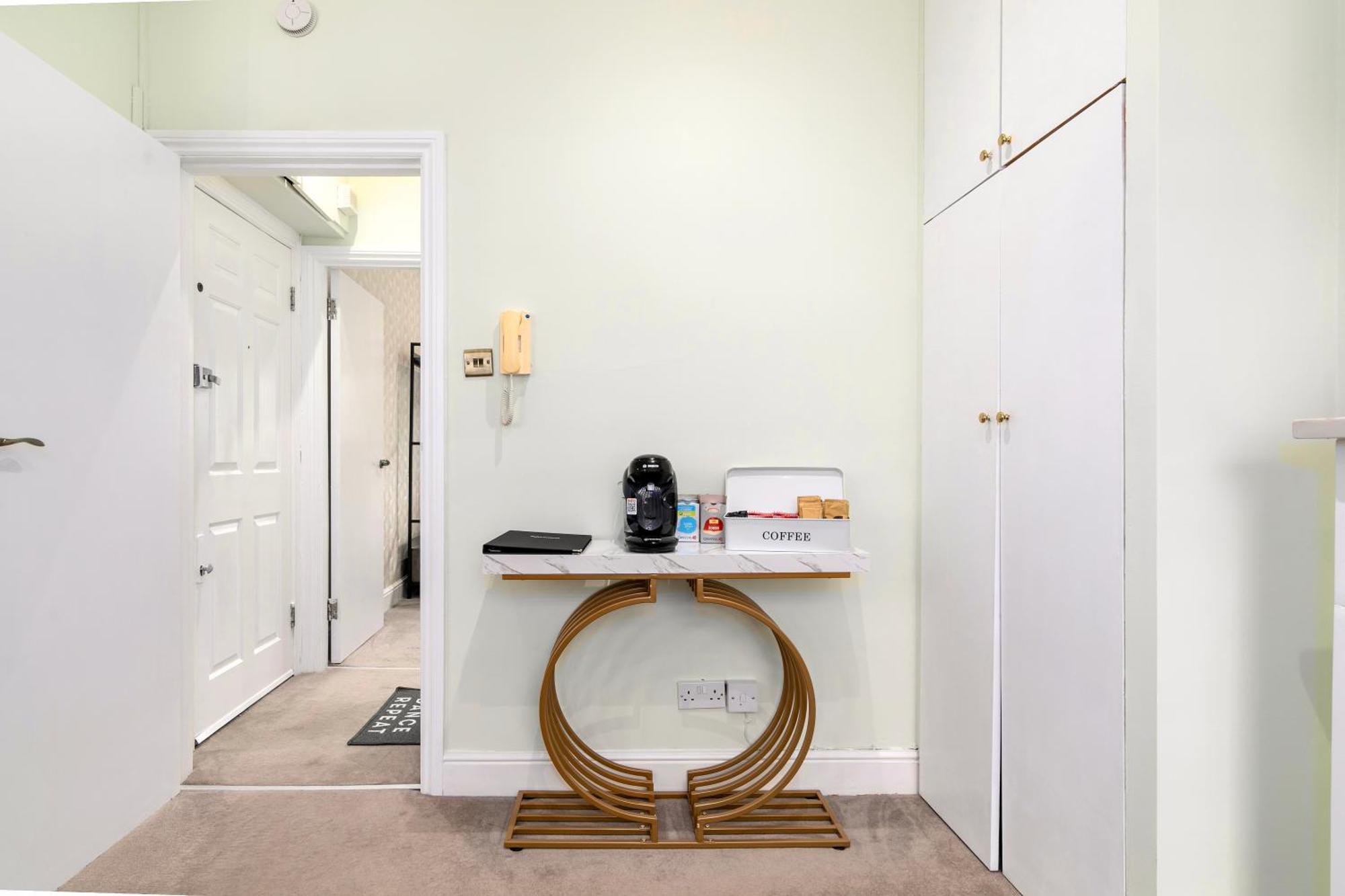 Apartament Modern Flat 5 Min To Holland Park! Londra